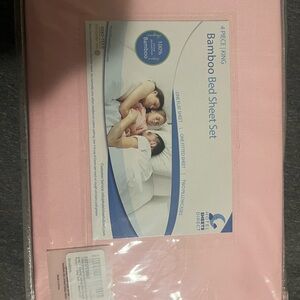 BAMBOO Soft Pink Bed Sheet Set